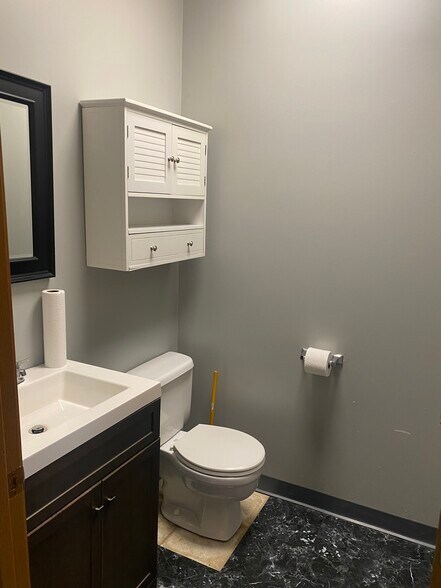 2248 E Enterprise Pky, Twinsburg, OH à vendre - Photo intérieure - Image 3 de 13