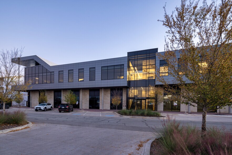 200 E Front St, Arlington, TX à louer - Photo du bâtiment - Image 2 de 7