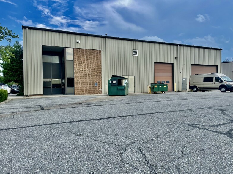 6809 Bowmans Xing, Frederick, MD for lease - Building Photo - Image 2 of 5