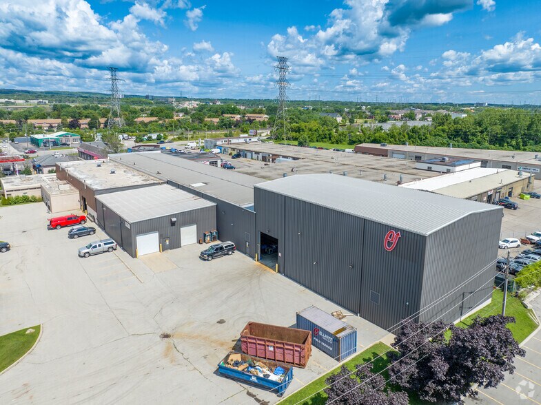 955 Maple Ave, Burlington, ON à vendre - Photo du bâtiment - Image 2 de 10