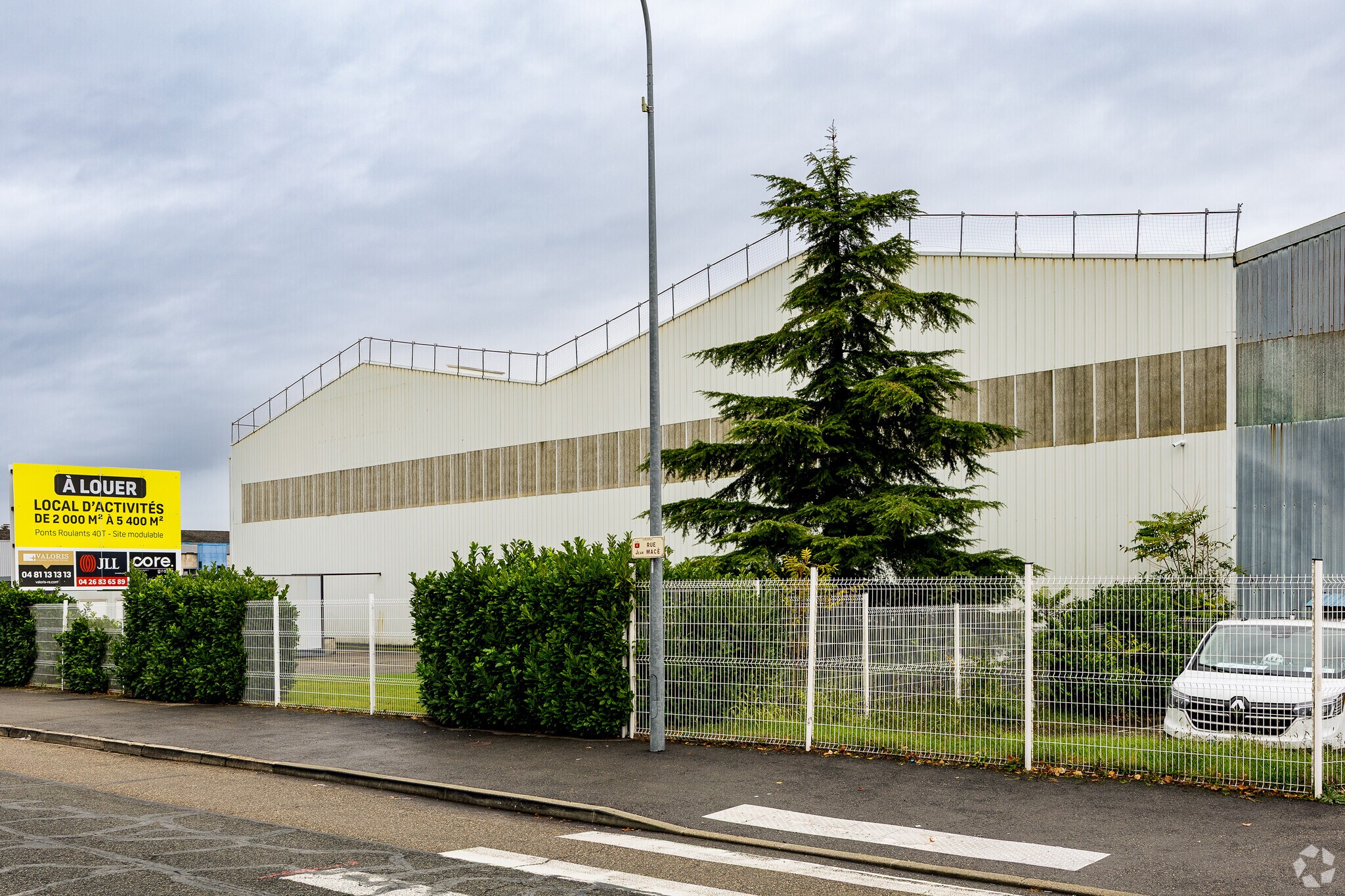 4 Rue Jean Macé, Meyzieu à louer Photo principale- Image 1 de 3