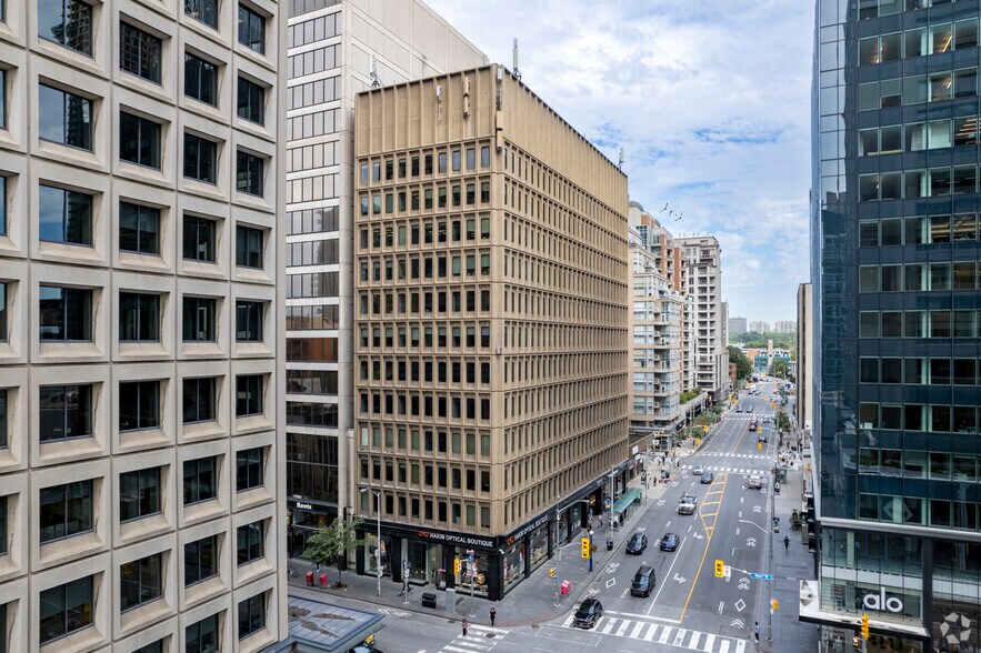 1200 Bay St, Toronto, ON à louer - Photo du bâtiment - Image 2 de 4