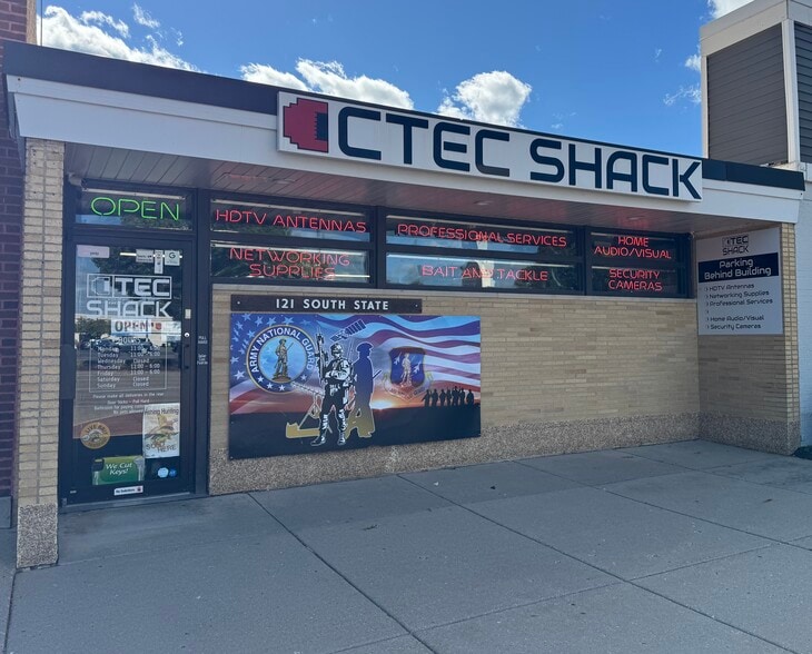 121 S State St, Belvidere, IL for sale - Building Photo - Image 2 of 33