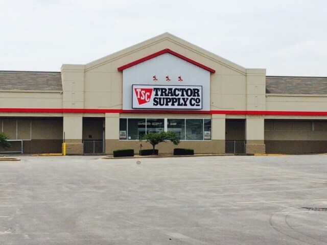 20-185 Plaza Dr, Sainte Genevieve, MO for lease Building Photo- Image 1 of 3