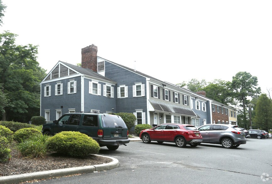 168 Franklin Corner Rd, Lawrenceville, NJ à vendre - Photo du bâtiment - Image 3 de 3