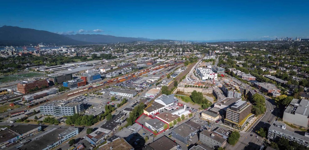 247 E 1st Ave, Vancouver, BC à vendre - Photo du bâtiment - Image 2 de 11