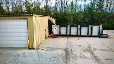 823 E Morton Ave, Jacksonville, IL for lease Interior Photo- Image 2 of 6