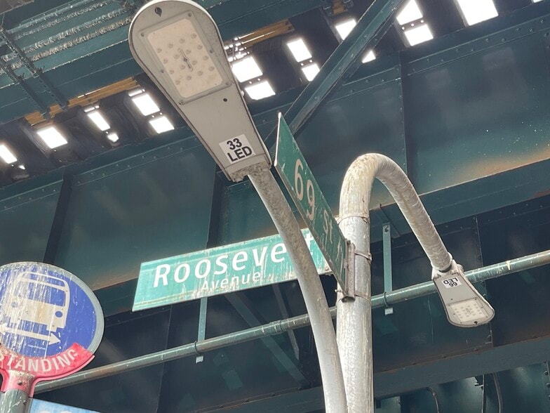 6902 Roosevelt Ave, Flushing, NY for sale - Building Photo - Image 2 of 5