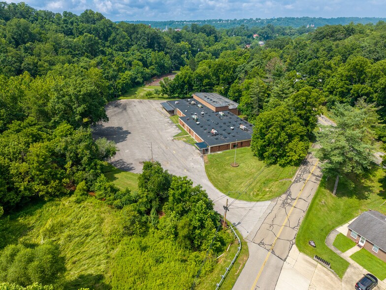 700 Channel Ln, Marietta, OH à louer - Photo du bâtiment - Image 1 de 16