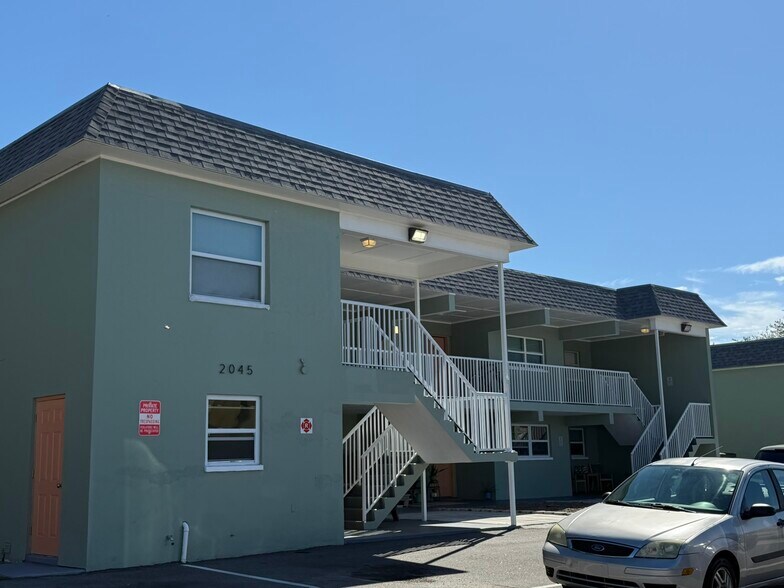 2035 Alpine Rd, Clearwater, FL à vendre - Photo du bâtiment - Image 3 de 34