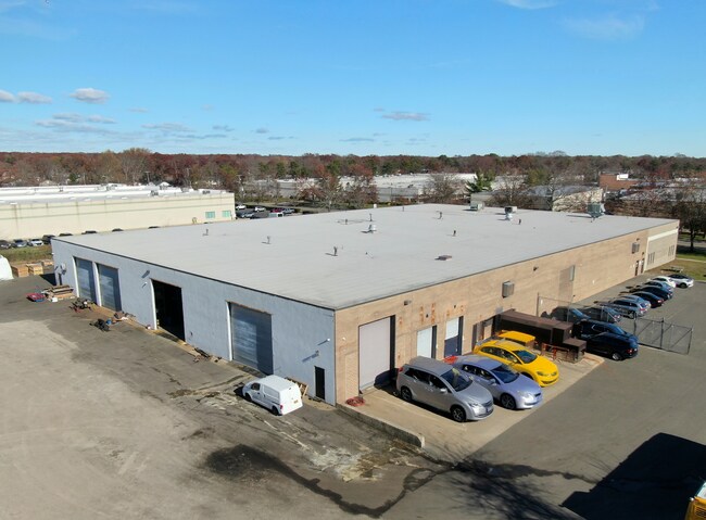 Plus de détails pour 2150 Fifth Ave, Ronkonkoma, NY - Industriel à louer