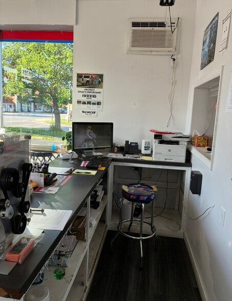 22101 Lorain Rd, Cleveland, OH for sale - Building Photo - Image 3 of 15