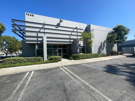 Building 4 Sublease - Entrepôt