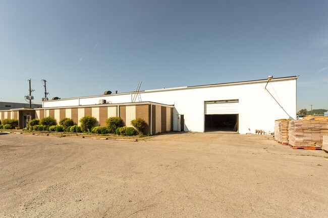 Plus de détails pour 7131 Centennial Blvd, Nashville, TN - Industriel à louer