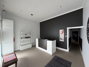 224 McKinnon Rd, McKinnon for lease Interior Photo- Image 2 of 11