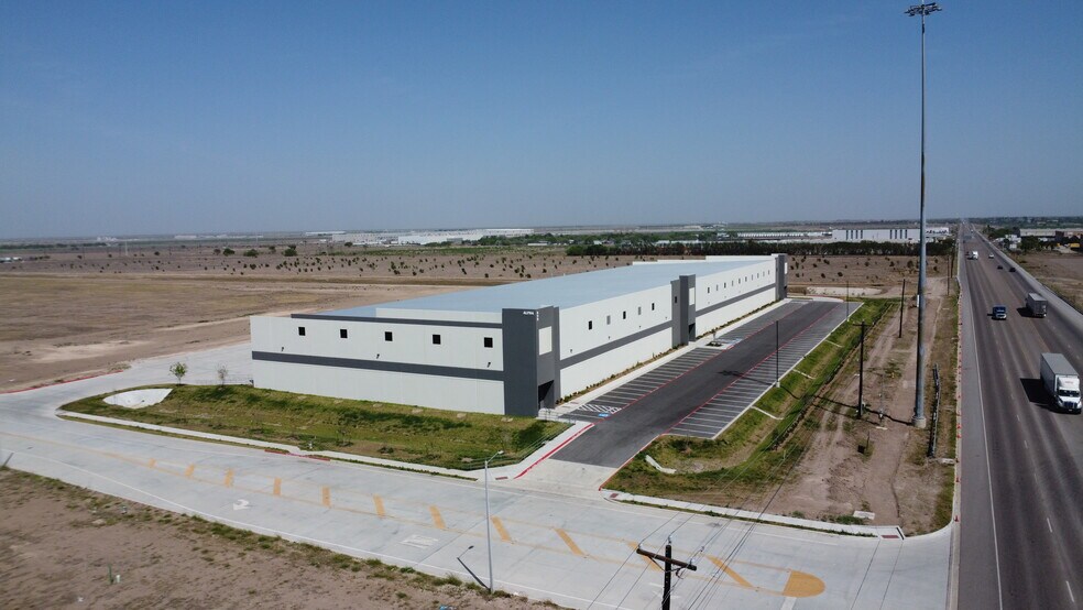 890 Military Highway, Pharr, TX à vendre - Photo du bâtiment - Image 1 de 22