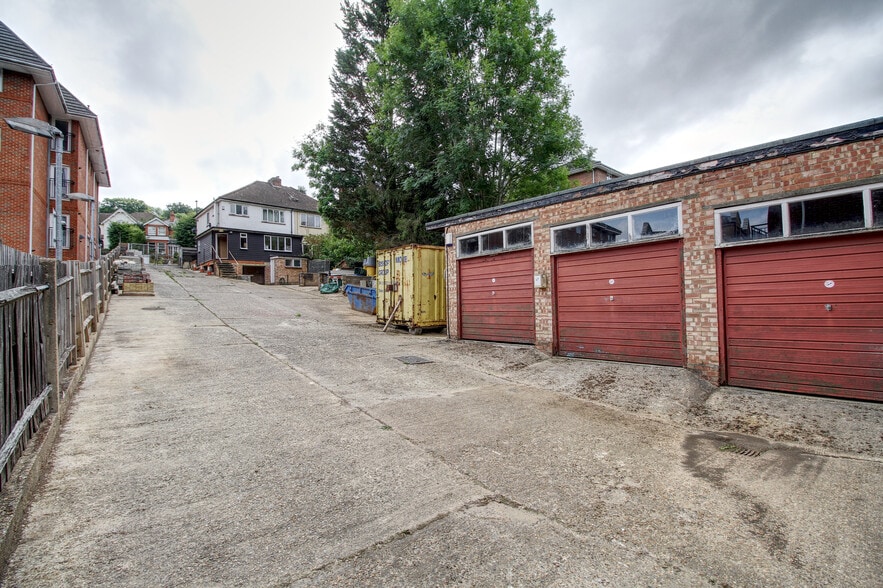 Croydon Rd, Caterham for sale - Building Photo - Image 3 of 6