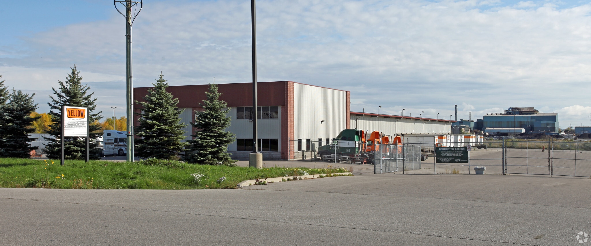 285 S Blair St, Whitby, ON for lease Building Photo- Image 1 of 2