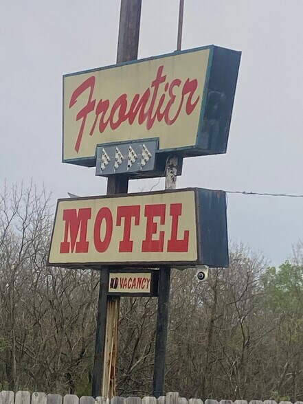 12015 E State Route 350, Kansas City, MO à vendre - Photo du bâtiment - Image 2 de 13