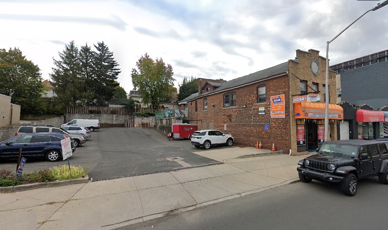 508 Broad Ave, Ridgefield, NJ for lease Building Photo- Image 1 of 11