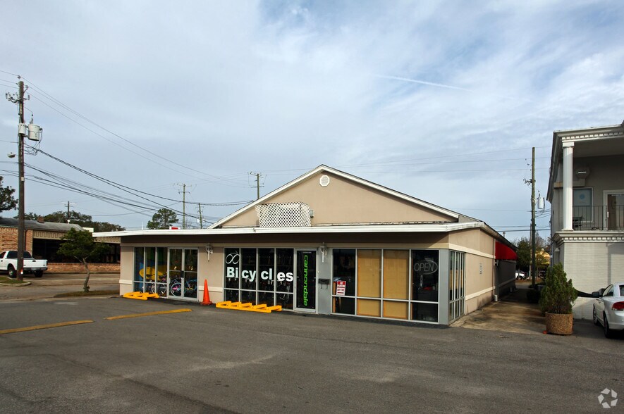 2029-2041 Airport Blvd, Mobile, AL for lease - Primary Photo - Image 3 of 8