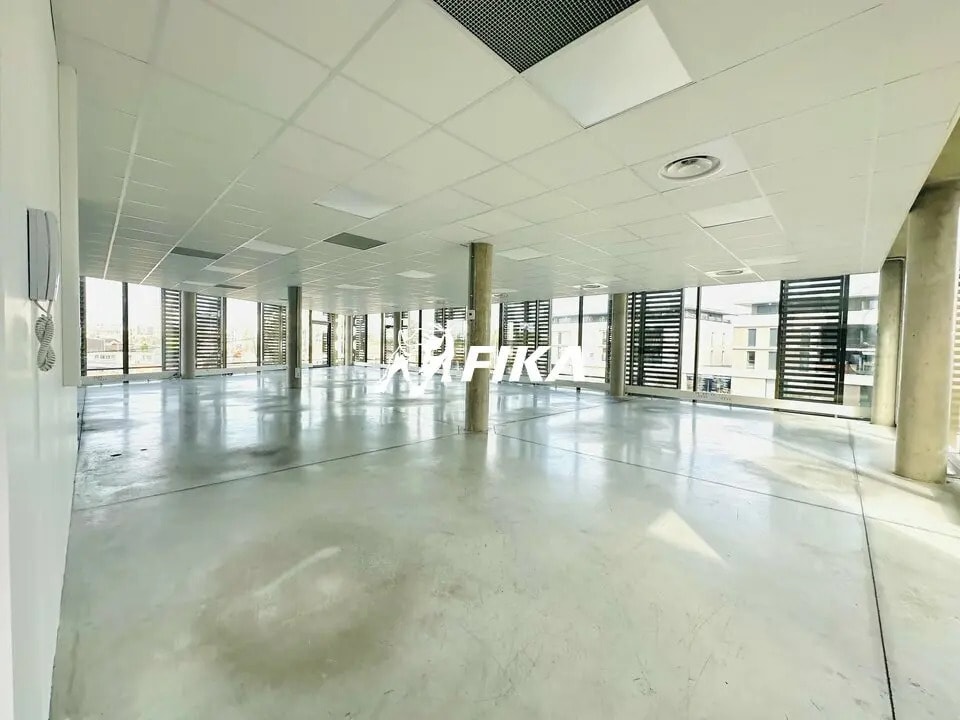 Office in Mérignac for lease Interior Photo- Image 1 of 9