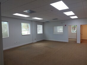 240 NW Peacock Blvd, Port Saint Lucie, FL for lease Interior Photo- Image 1 of 6