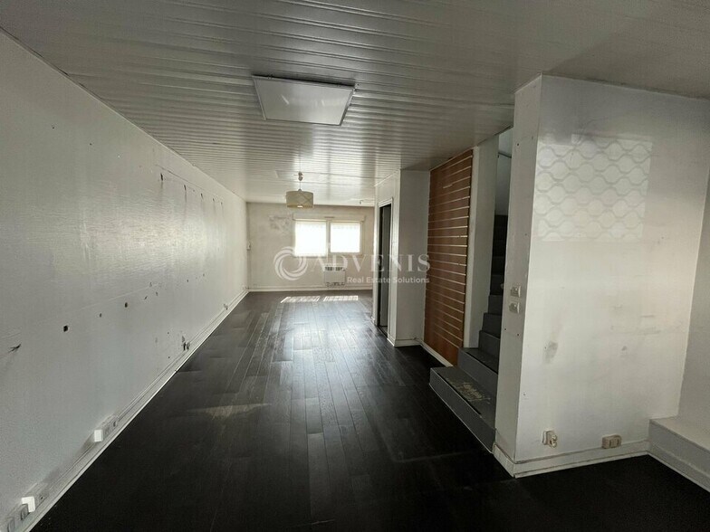 29 Bis Avenue Du Centre, Montigny-le-Bretonneux à louer - Photo intérieure - Image 2 de 6