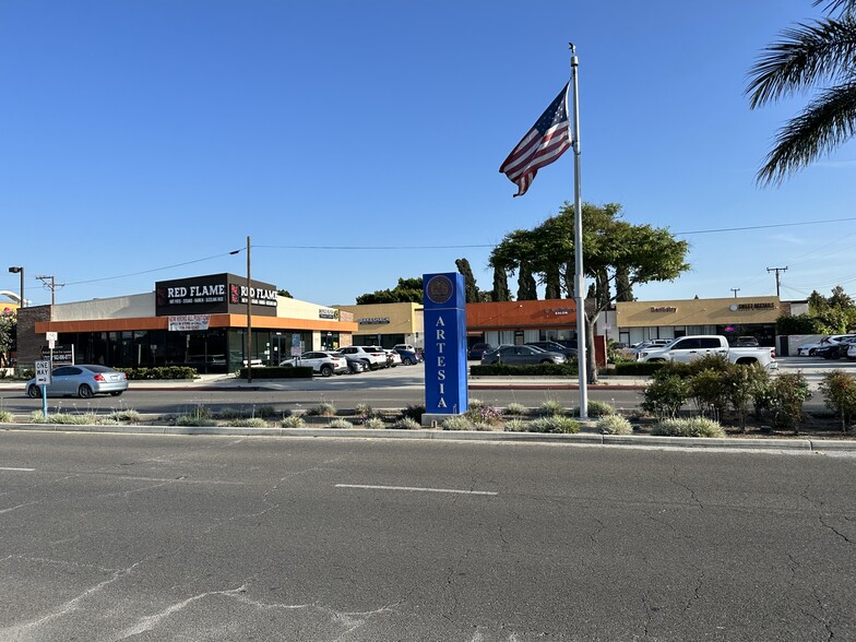 12146 South St, Artesia, CA for lease - Building Photo - Image 1 of 7