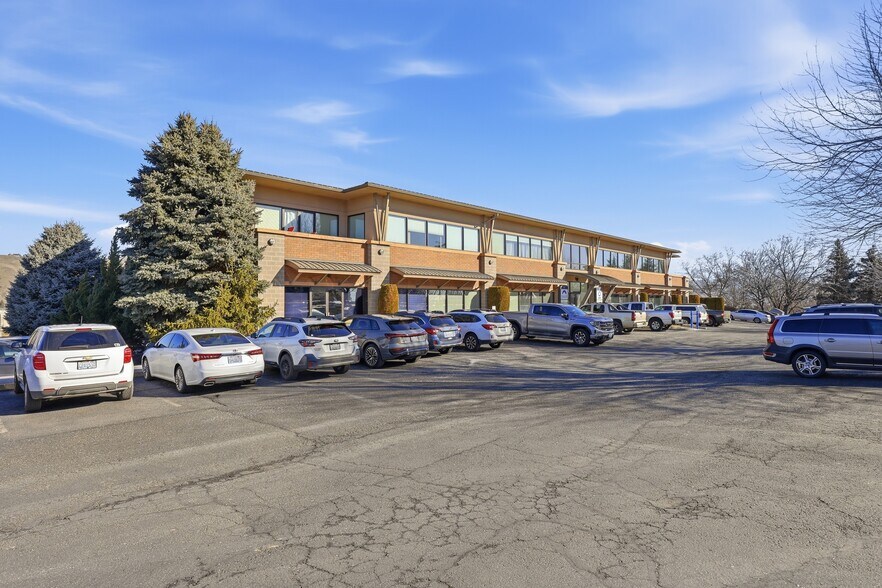 3911 Castlevale Rd, Yakima, WA à louer - Photo du bâtiment - Image 2 de 34