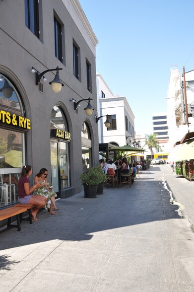 36 W Colorado Blvd, Pasadena, CA for lease - Building Photo - Image 2 of 12