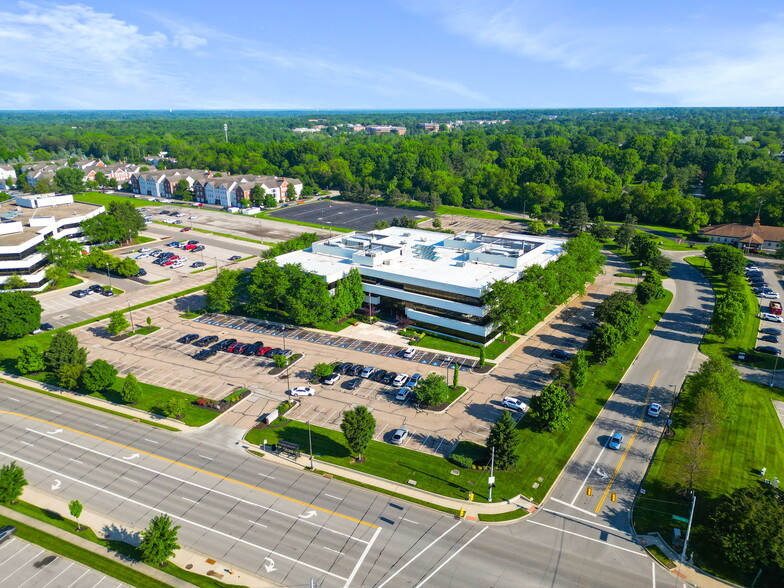 200 E Campus View Blvd, Columbus, OH for lease - Building Photo - Image 1 of 9