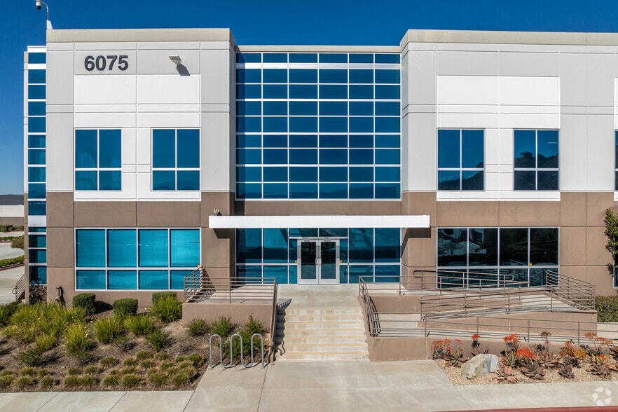 6075 Lance Dr, Riverside, CA for lease - Building Photo - Image 2 of 6