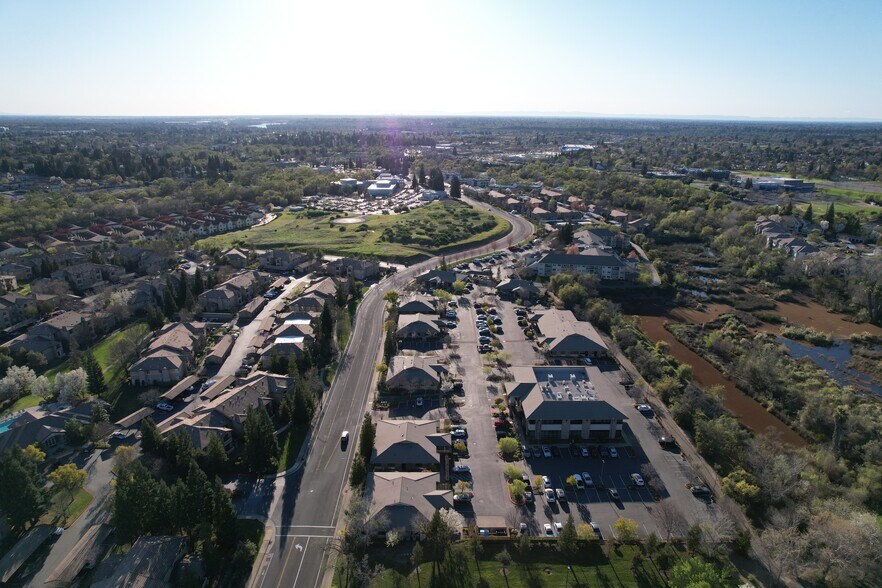 1737 Creekside Dr, Folsom, CA à louer - Aérien - Image 3 de 9