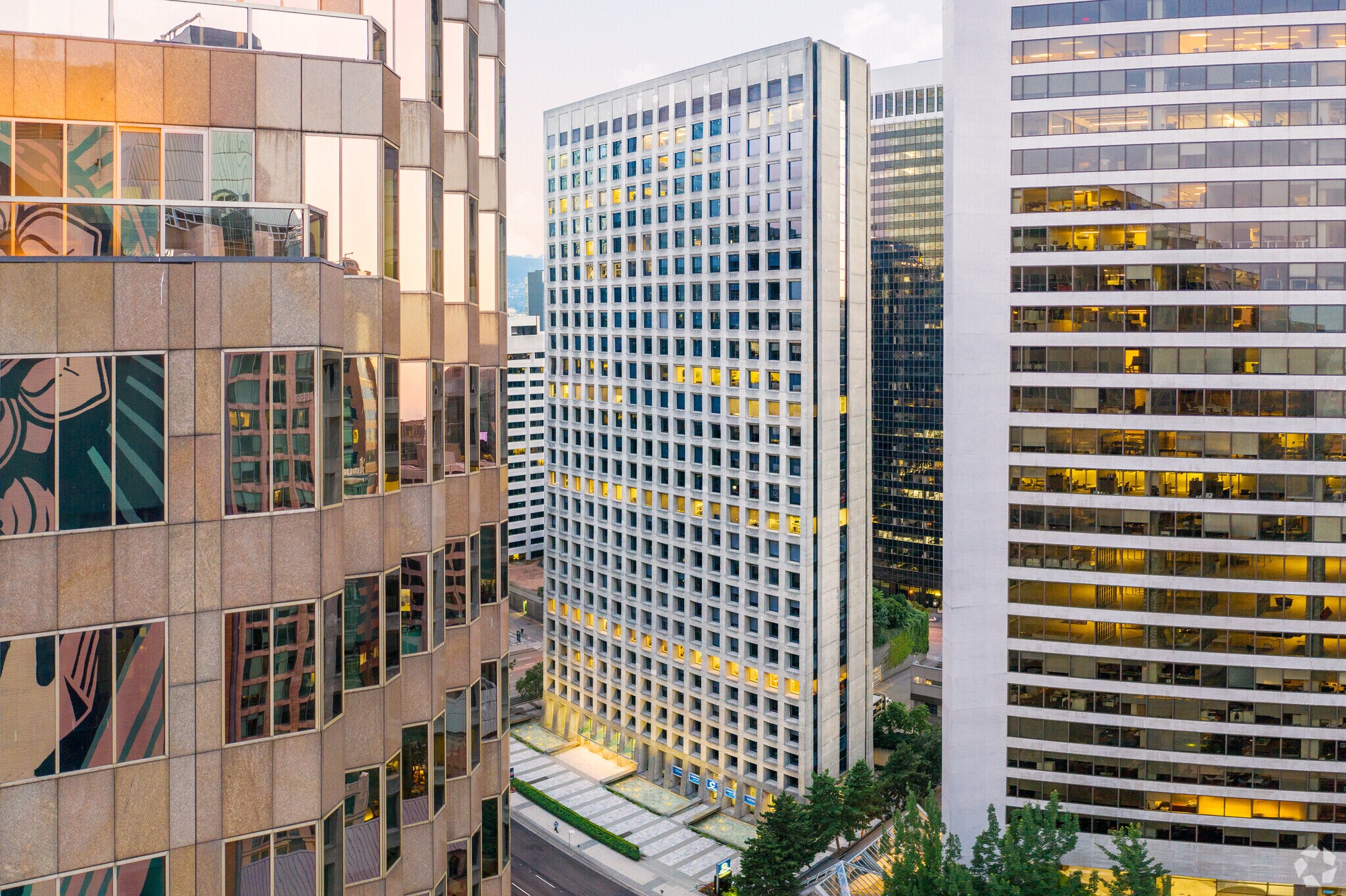 1075 W Georgia St, Vancouver, BC à vendre Photo principale- Image 1 de 1