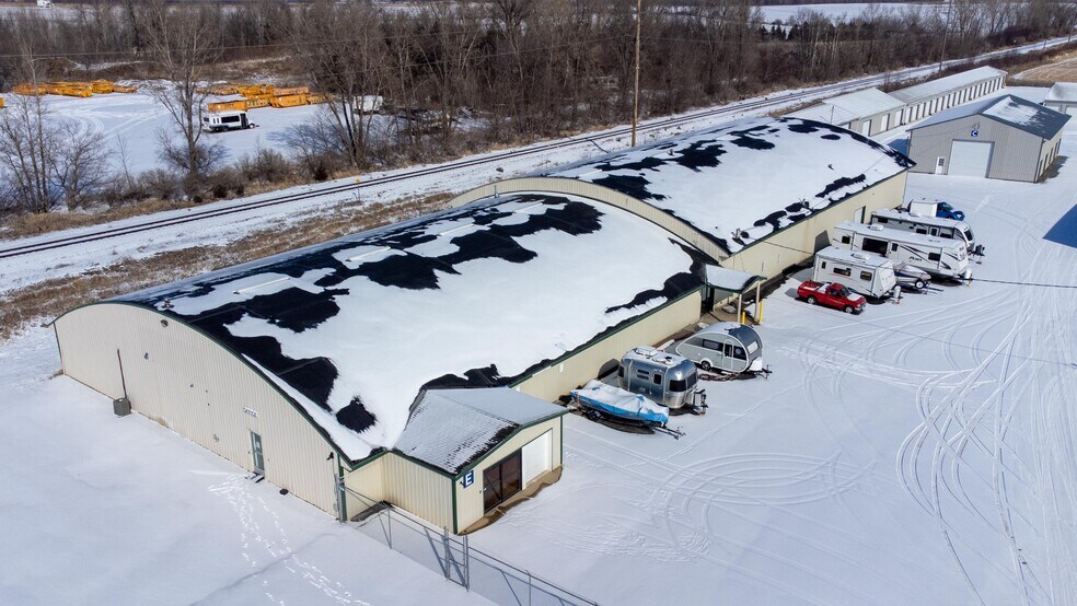 3714 4th St NW, Austin, MN à louer - Photo du bâtiment - Image 3 de 13