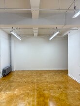 325 W 38th St, New York, NY for lease Interior Photo- Image 2 of 5