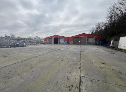 Towers Rd, Grays à louer - Photo du bâtiment - Image 3 de 3