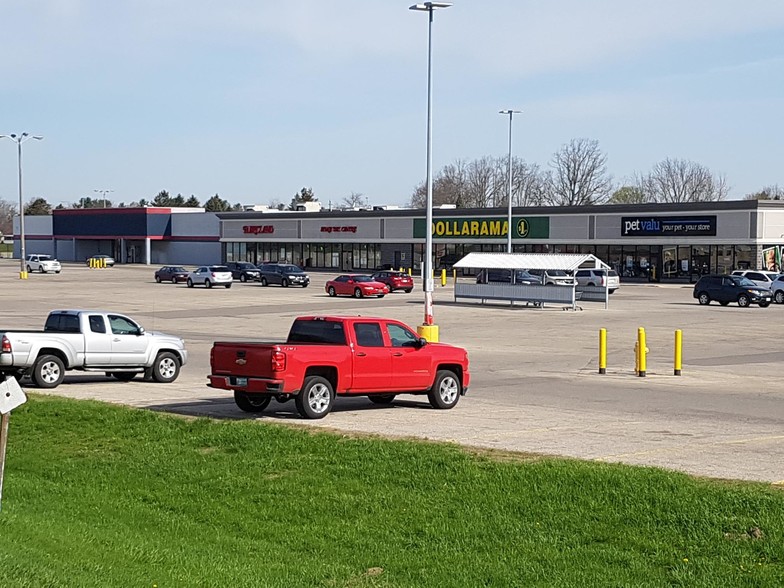 400 Simcoe St, Tillsonburg, ON à louer - Photo du bâtiment - Image 2 de 4