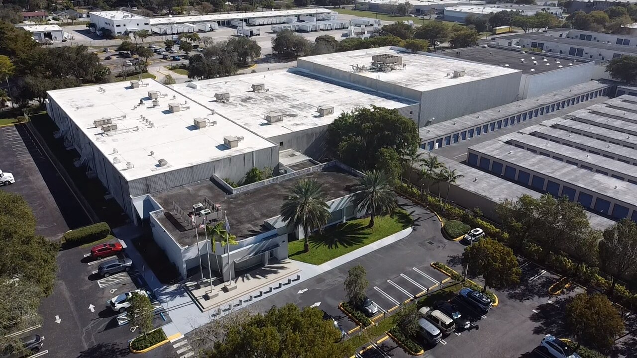 16175 NW 49th Ave, Hialeah, FL à louer Photo principale- Image 1 de 10