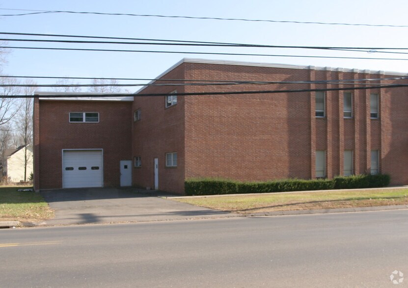 261 Kensington Rd, Berlin, CT à louer - Photo du bâtiment - Image 2 de 6