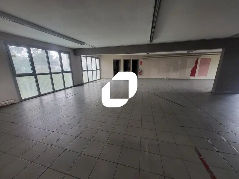 Commerce de détail dans Houilles à louer - Photo du bâtiment - Image 2 de 24