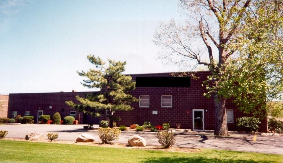 148 Veterans Dr, Northvale, NJ à louer - Photo du bâtiment - Image 1 de 3