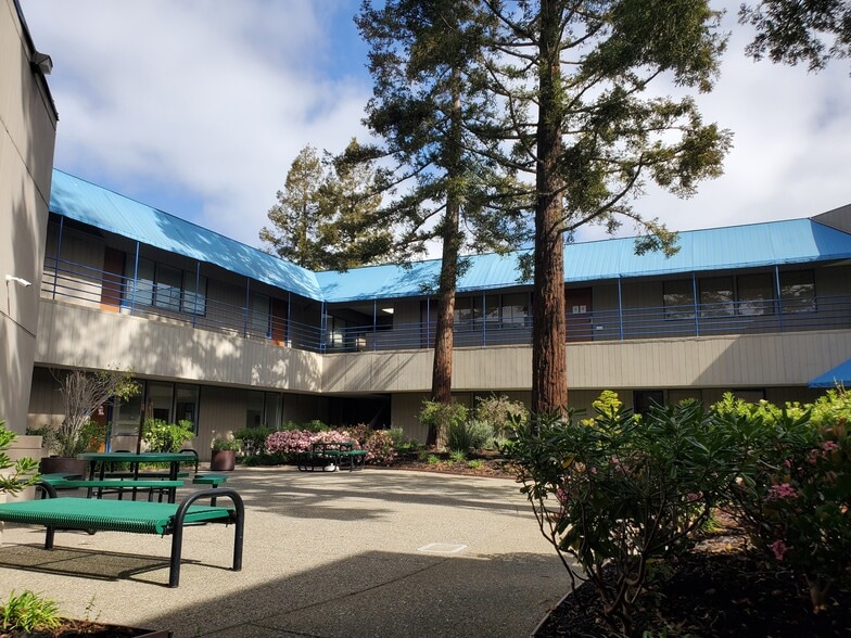 433 Hegenberger Rd, Oakland, CA for lease - Building Photo - Image 2 of 7