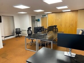 North St, Dorking for lease Interior Photo- Image 2 of 2