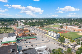 570 Elmont Rd, Elmont, NY - AÉRIEN  Vue de la carte - Image1