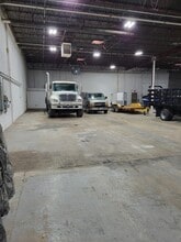 851 Seton Ct, Wheeling, IL for lease Building Photo- Image 2 of 6