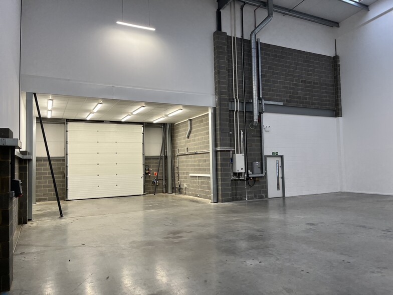 Chippenham Dr, Milton Keynes for lease - Building Photo - Image 3 of 12