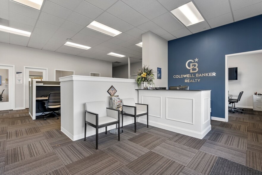 855 Farmington Ave, Farmington, CT for lease - Interior Photo - Image 3 of 25