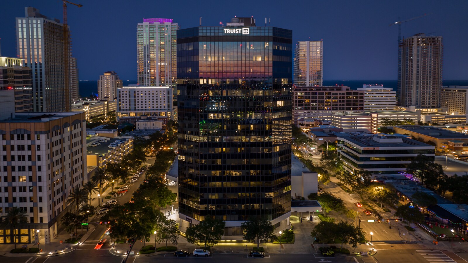 360 Central Ave, Saint Petersburg, FL à louer Photo du bâtiment- Image 1 de 13